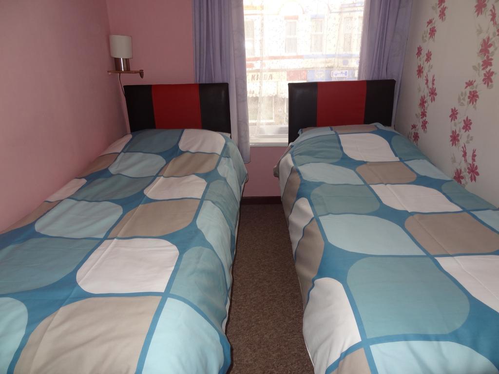 Lindisfarne - Families & Couples Only Appartamento Blackpool